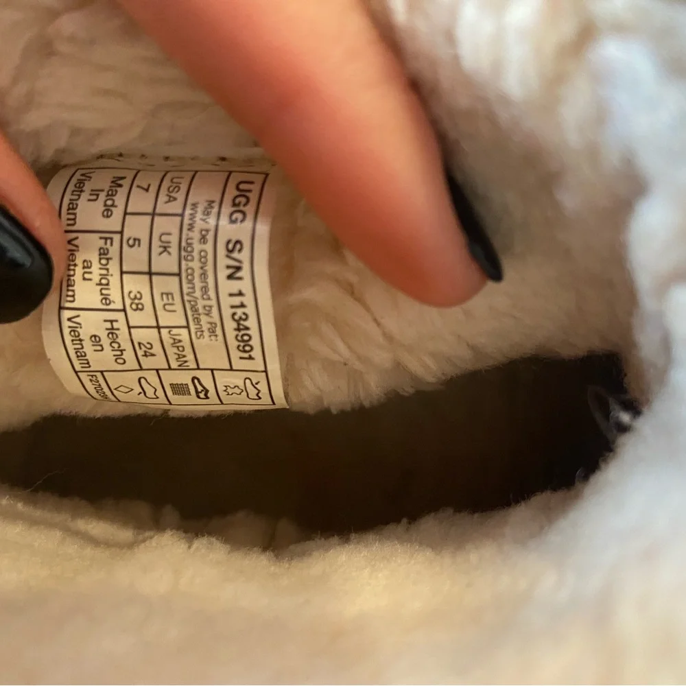 UGG Classic Platform Mini - Picture 4 of 4